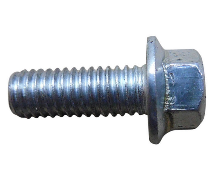 Болт M6x15
